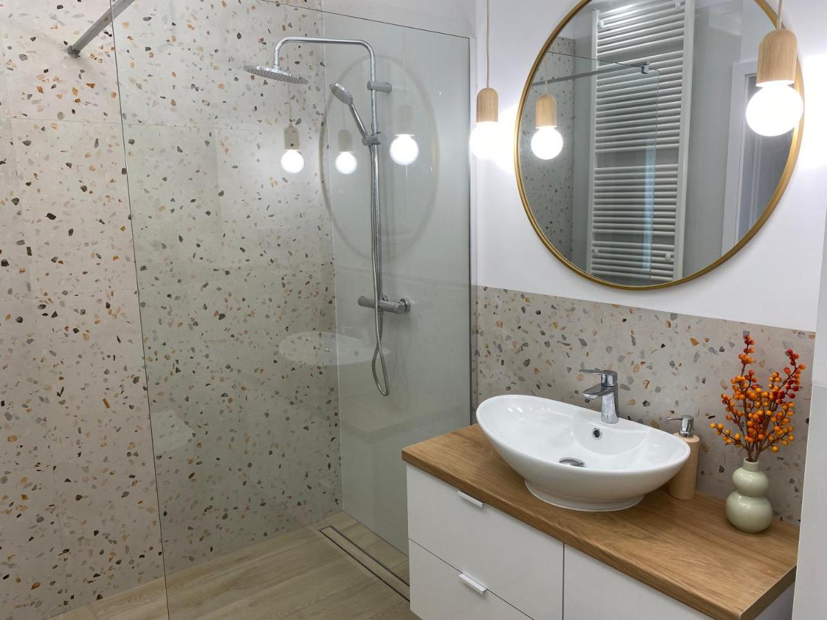 ורשה Metro Szwedzka Apartament Orange מראה חיצוני תמונה